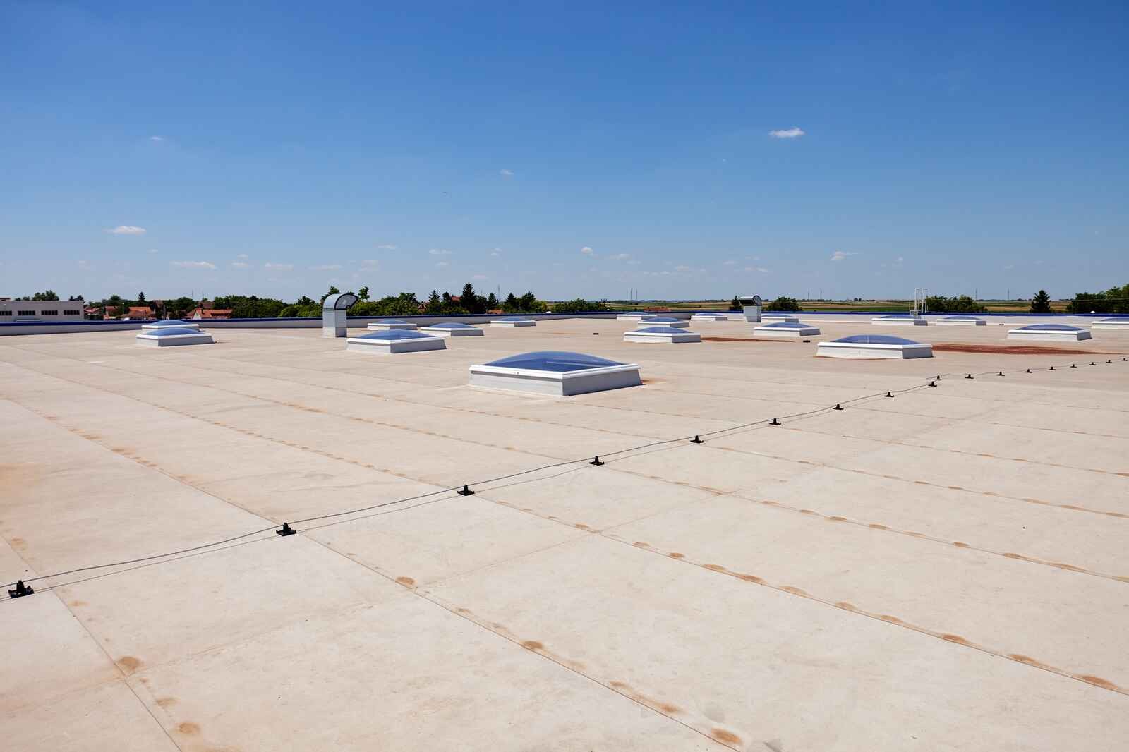 Commercial flat roof installation